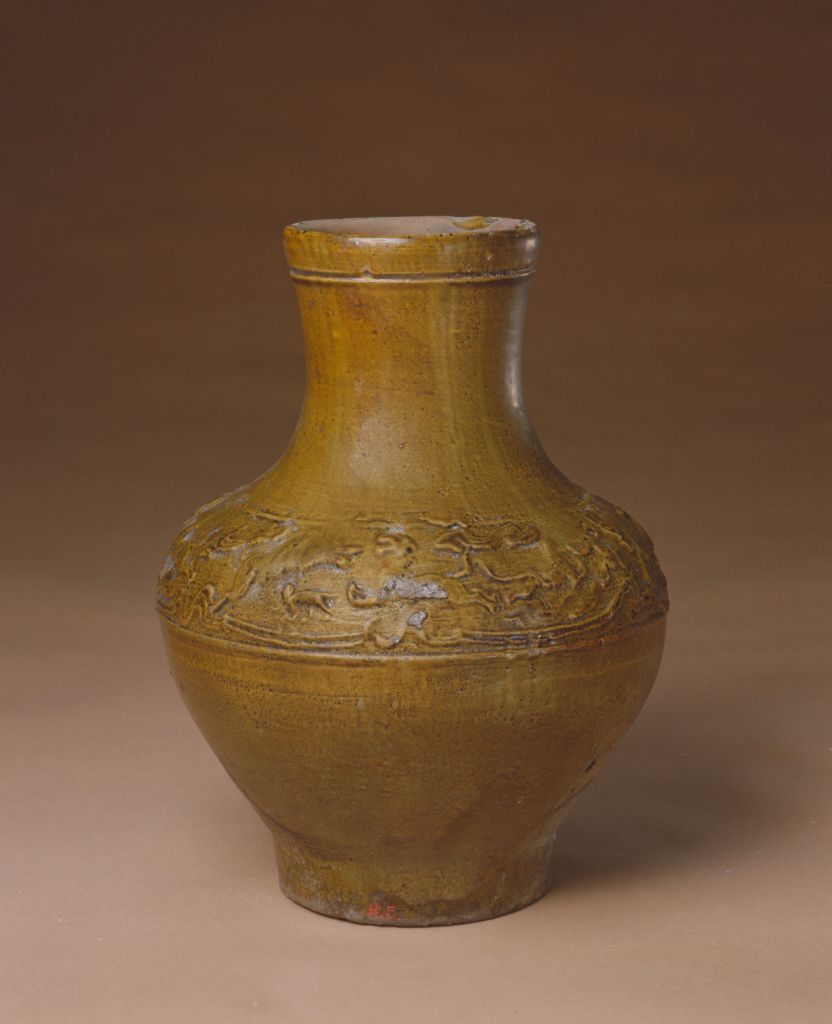 图片[1]-Green-glazed raised flower hunting pattern pottery pot-China Archive